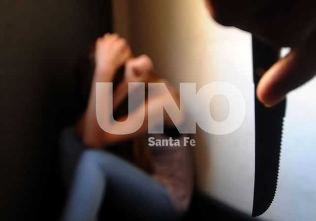 Buscar ayuda. Las mujeres que sufren violencia pueden llamar al 144 (gratuito) para recibir asistencia.
