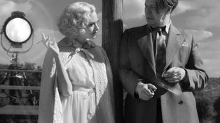 &nbsp;Amanda Seyfrid interpreta a la actriz Marion Davies, pareja del poderoso empresario de medios William Randolph Hearst, y Gary Oldman al guionista Herman Mankiewicz.