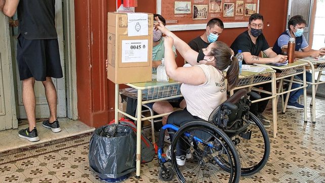 Personas con movilidad reducida, con dificultades para votar