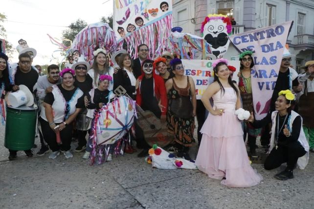 Reconquista brilló, cantó y bailó en el cierre de la 32° Estudiantina Olímpica 2025
