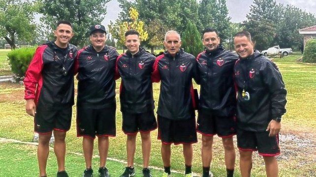 El nuevo cuerpo técnico de la Reserva de Colón.