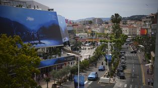 Los automóviles circulan por Croisette Boulevard antes del festival de cine de Cannes, en Cannes, sur de Francia, el domingo 12 de mayo de 2024. La 77.ª edición del festival de cine se celebrará del 14 al 25 de mayo. (Foto AP/Daniel Cole)