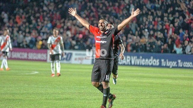 Colón acumula siete partidos sin perder como local ante River y hace 13 años que no cae ante el Millonario en el Brigadier López.