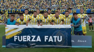 El plantel canalla posa frente a sus hinchas, con un mensaje para Fatura Broun.