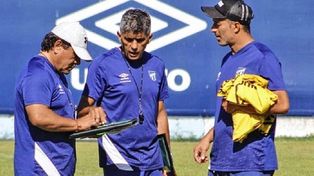 Atlético Tucumán trajo 24 jugadores para visitar a Colón y Unión en pocos días.&nbsp;