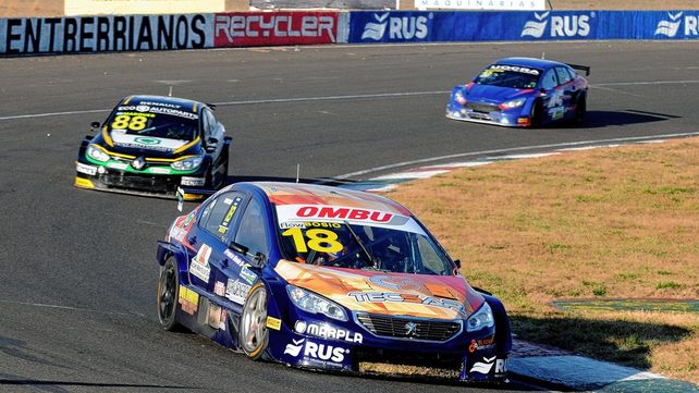 El cordobés Bosio con el Peugeot ganó el sprint disputado el viernes.
