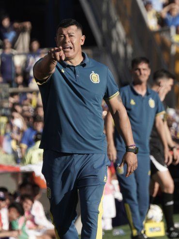 Central prepara el equipo para enfrentar a un River que llega muy golpeado