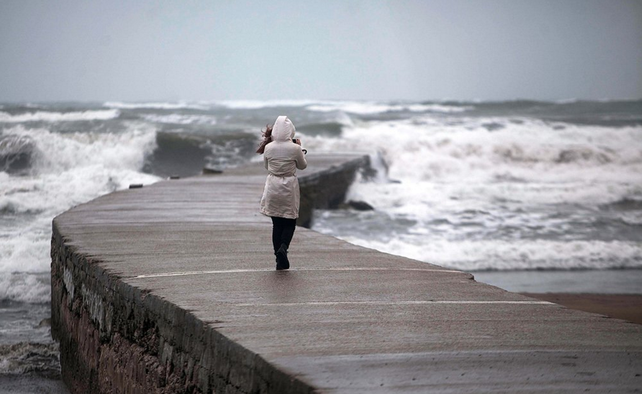 Fuerte sudestada impacta en Mar del Plata Fuerte sudestada impacta en Mar del Plata