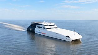Las ventajas de cruzar a Uruguay por el Río de la Plata evitando las rutas