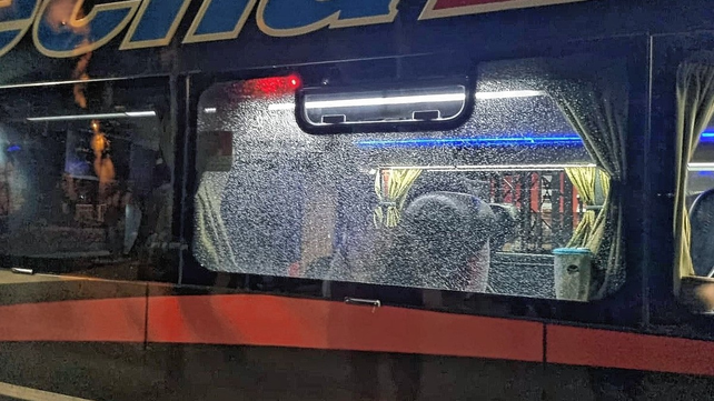 El micro de Unión fue apedreado en La Plata