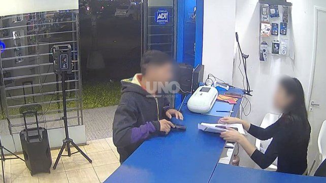 El asalto fue en un negocio en Aristóbulo del Valle