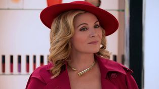 Cattrall volvió con un papel a su medida. La serie se desarrolla en el lujoso mundo de la moda y el maquillaje.&nbsp;