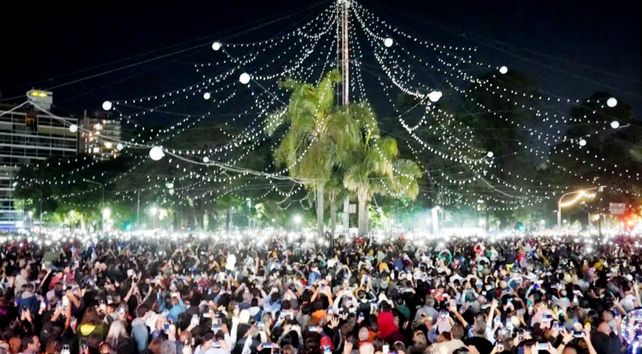 El arbolito de Navidad fue celebrado por grandes y chicos