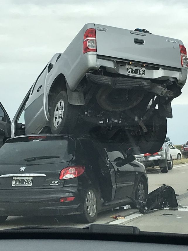 Un herido en el impactante accidente en la autopista Rosario - Córdoba entre tres autos