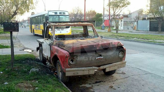 Quemaron otros dos autos esta madrugada en la ciudad de Santa Fe