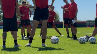 La reserva de Newells ya comenzó a tener contacto con la pèlota de cara a 2026.