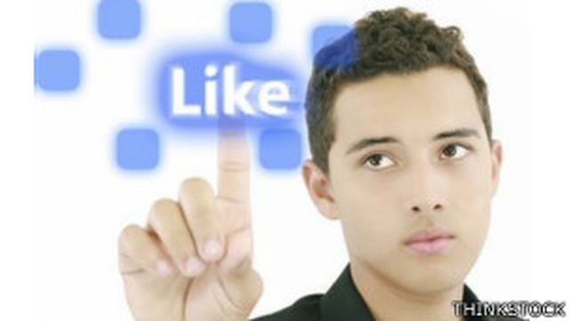 Agencias web de citas revisan nuestra actividad en Facebook para recolectar datos.