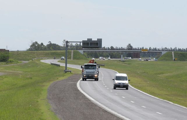 Los ladrones intentaron huir por la autopista a Córdoba.