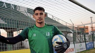 La dirigencia y el cuerpo técnico de Patronato evalúan a Santiago Rogero.&nbsp;