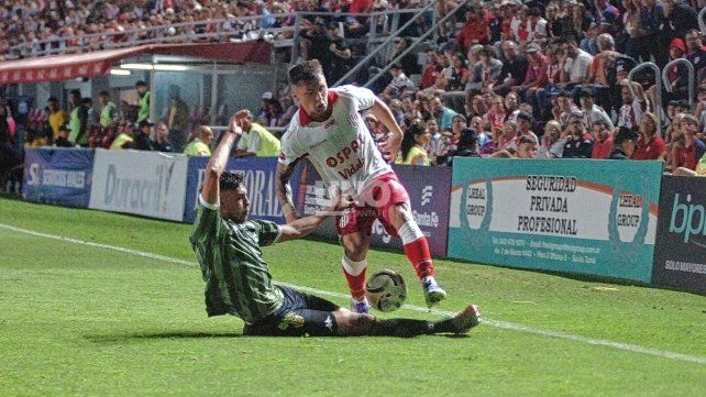 Unión tiene a uno de los mejores 3 del país: los números sobresalientes de Mateo Del Blanco