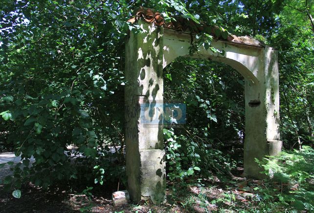 Restos de la casona embrujada de Tezanos Pinto.  Foto UNO/Juan Ignacio Pereira