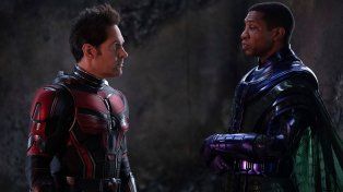 Paul Rudd y Jonathan Majors como Scott Lang/Ant-Man y Kang, el Conquistador.