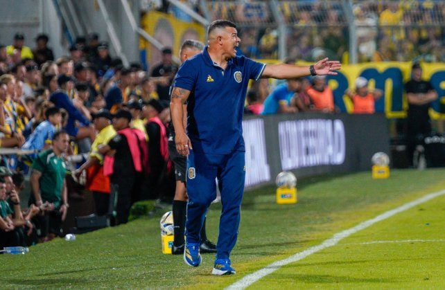 Jorge Almirón vuelve a poner a los habitualmemte tirulares. Central se juega una parada brava en Paraguay.