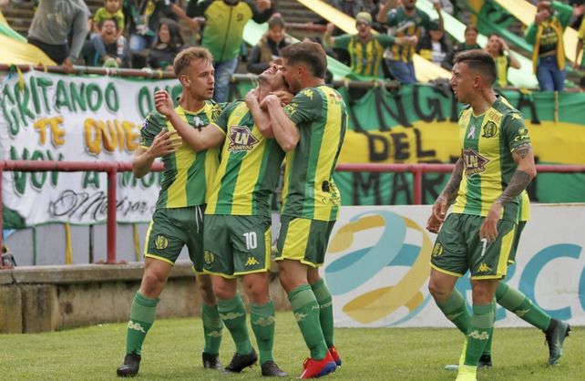 El Tiburón tomó un poco de aire en el estreno de Hoyos