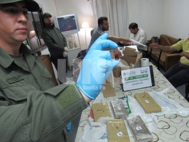 Apresaron a una mujer que recibió cuatro kilos de drogas en una encomienda enviada desde Formosa