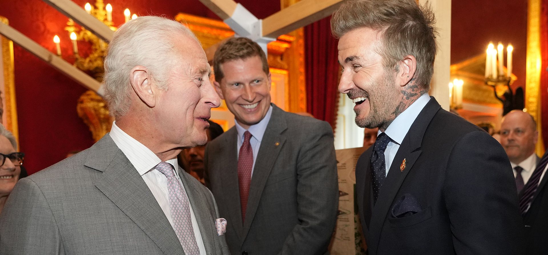 El rey de Inglaterra, Carlos III, nombrará caballero a David Beckham. El monarca británico incrementará el rango del exfutbolista, a quien Isabel II nombró Oficial de la Orden del Imperio Británico en 2003. Foto de archivo / AP El rey de Inglaterra, Carlos III, nombrará caballero a David Beckham. El monarca británico incrementará el rango del exfutbolista, a quien Isabel II nombró Oficial de la Orden del Imperio Británico en 2003. Foto de archivo / AP