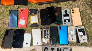 Secuestraron 17 celulares en Empalme Graneros y detuvieron a un joven de 20 años