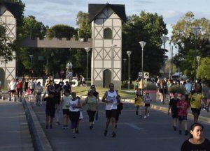 Crespo vive el Maratón de la Fiesta Nacional de la Avicultura
