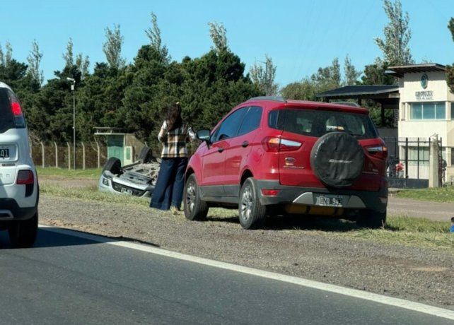 Una mujer de Roldán murió en un vuelco cuando iba a la cancha de Central