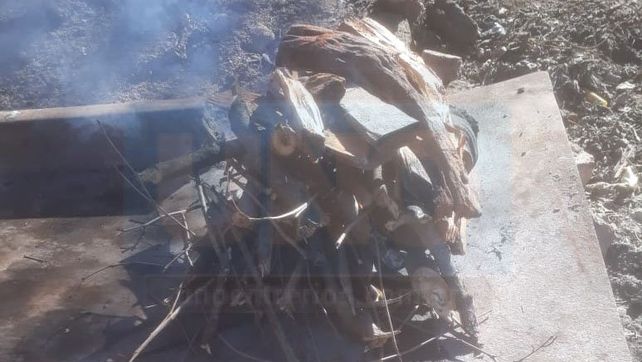 En la semana más fría, con leña y braseros resisten en barrios vulnerables de Paraná