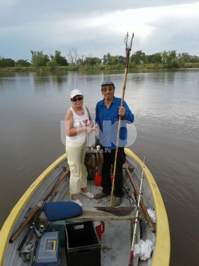 Hallaron hundida en el arroyo Potreros la embarcación del matrimonio desaparecido