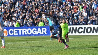 Sebastián Villa festeja el gol del triunfo ante el Rojo.