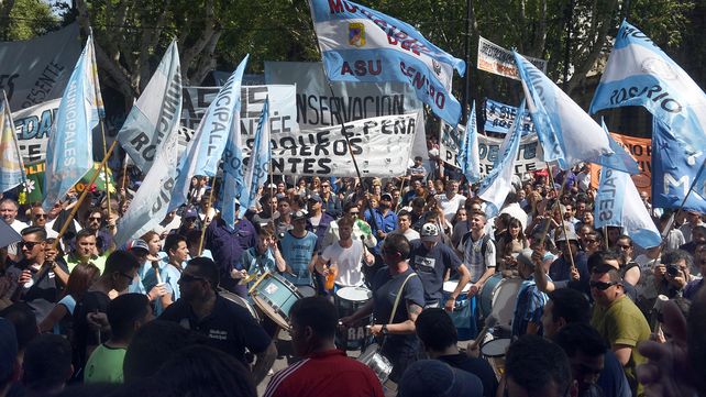 Los trabajadores municipales piden una mejora salarial.