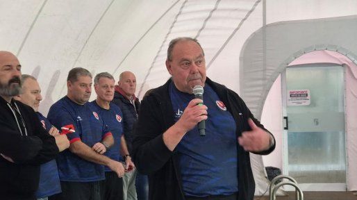El Club Atlético Estudiantes inauguró su nueva pileta globo