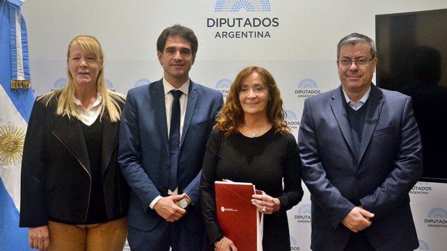 Juan Martín con sus pares Margarita Stolbizer y Germán Martínez