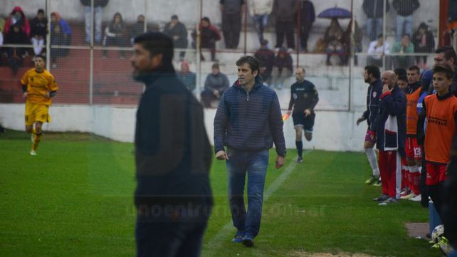 El Decano debutó con una derota ante Flandria como local