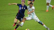 Megan Rapinoe le gana a la marca de Mariana Delgado. La estrella norteamericana fue la gran figura. Megan Rapinoe le gana a la marca de Mariana Delgado. La estrella norteamericana fue la gran figura.