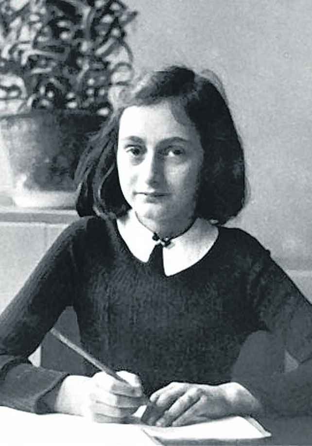 Ana en una foto posterior a 1942.