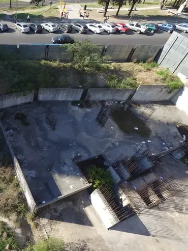 Del edificio del Iapos al pozo de la Yerbatera Martin: obras abandonadas en el centro de Rosario