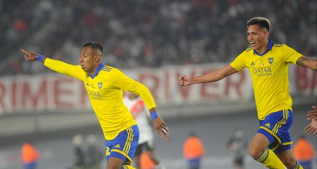 De la mano de Villa, Boca festejó en el Monumental