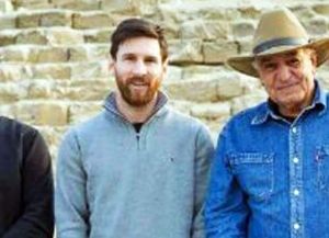 Messi, una momia y una aclaración: extraño hallazgo en una zona arqueológica de Egipto