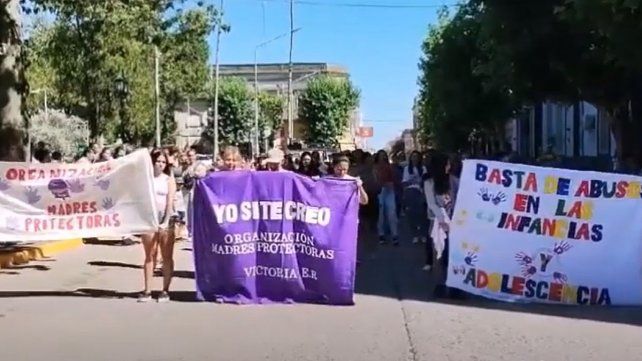En Victoria se realiza hoy una manifestación en Plaza San Martín que incluye una olla popular