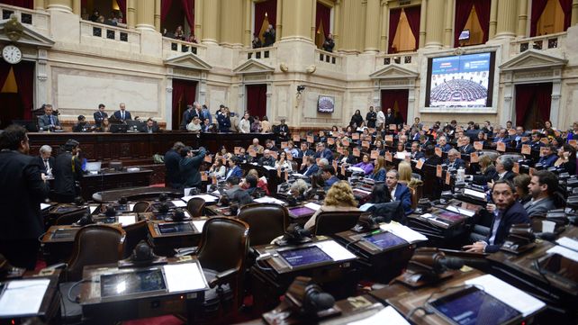 El faltazo de los funcionarios nacionales subió la tensión política en la Cámara de Diputados.