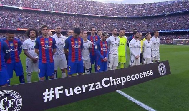 Con Messi a la cabeza, Barcelona y Real Madrid rindieron homenaje al Chapecoense