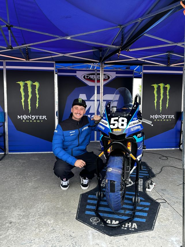 Bruno Novillo es piloto oficial de Yamaha en el Superbike argentino.
