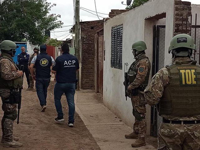 El allanamiento fue practicado por personal de la Agencia de Control Policial (ACP) y de la Tropa de Operaciones Especiales (TOE)